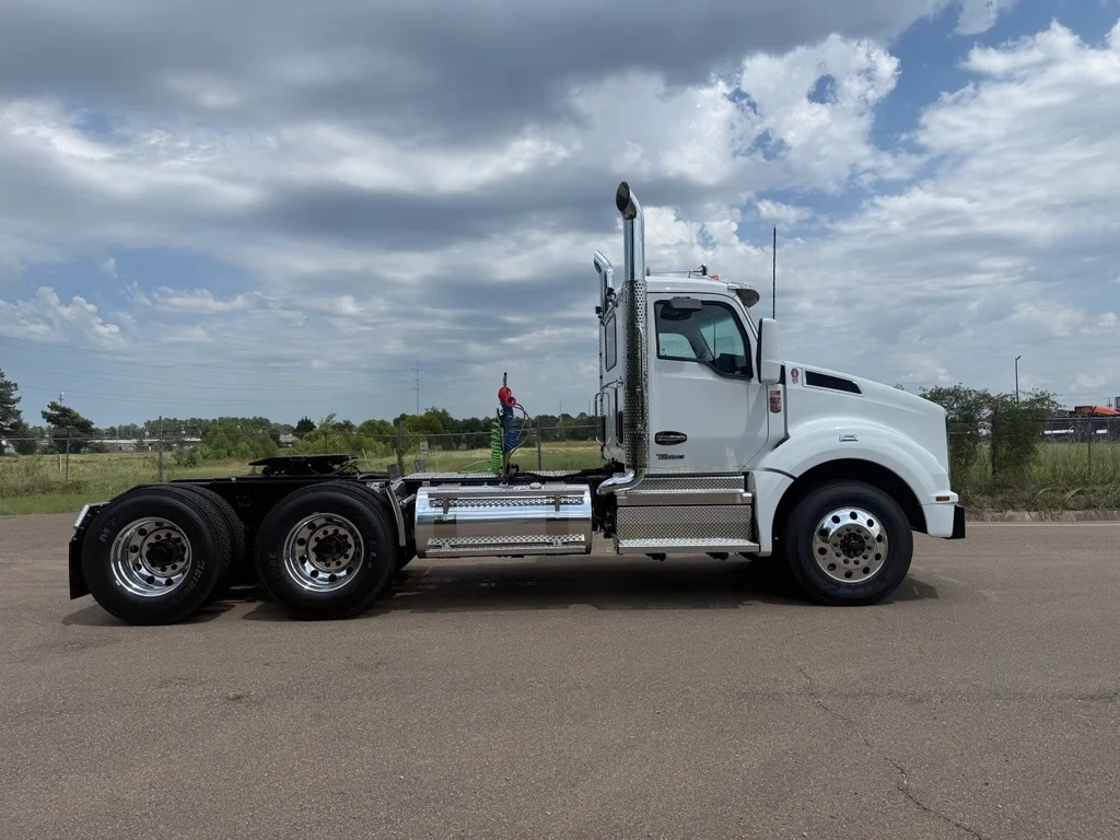 2027 Kenworth in Jackson, MS — photo 4