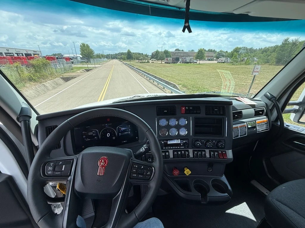 2027 Kenworth in Jackson, MS — photo 10