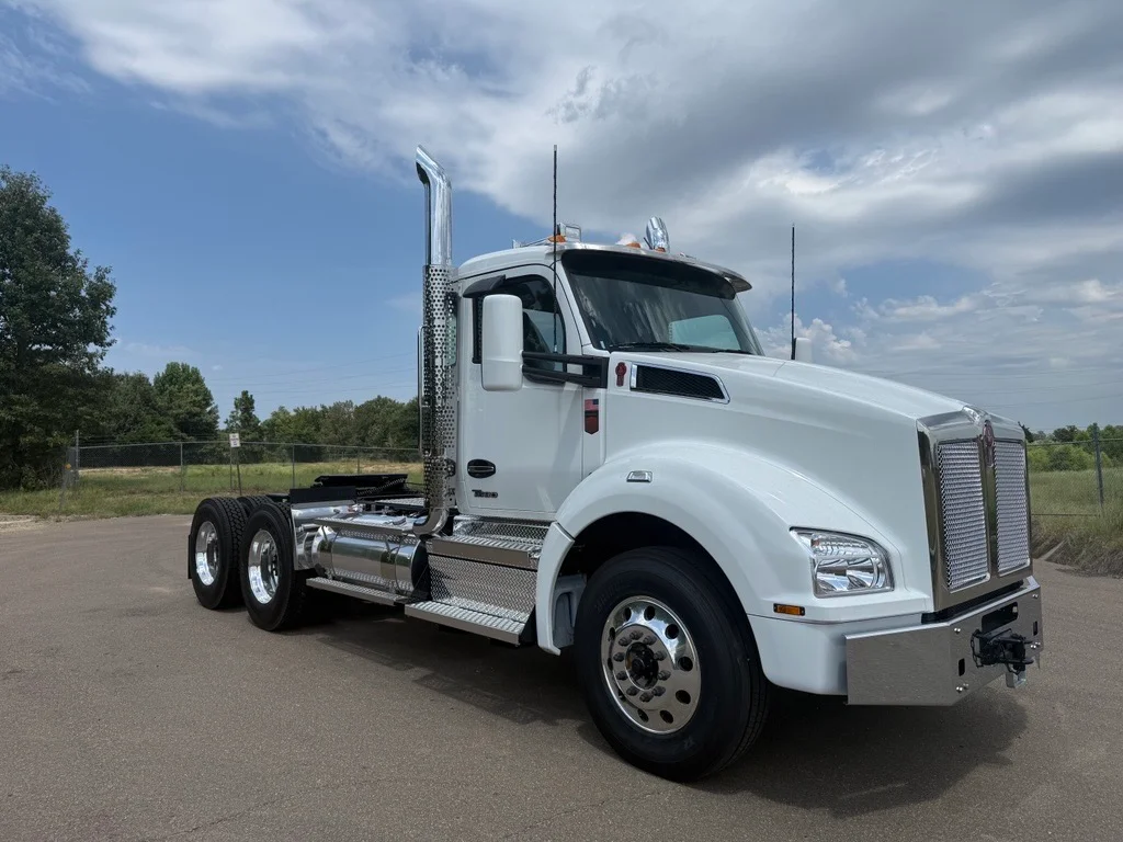 2027 Kenworth in Jackson, MS — photo 3