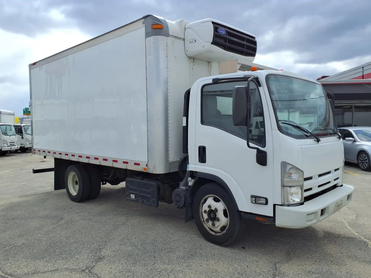 2018 Isuzu NQR - image 3