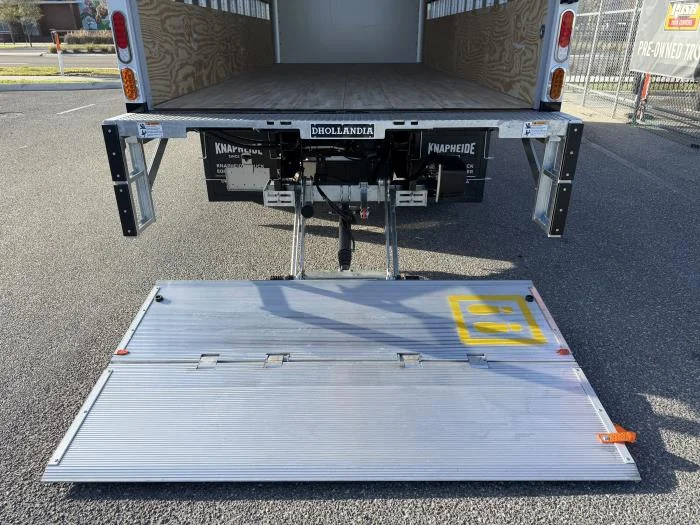 2026 Isuzu NPR - image 7