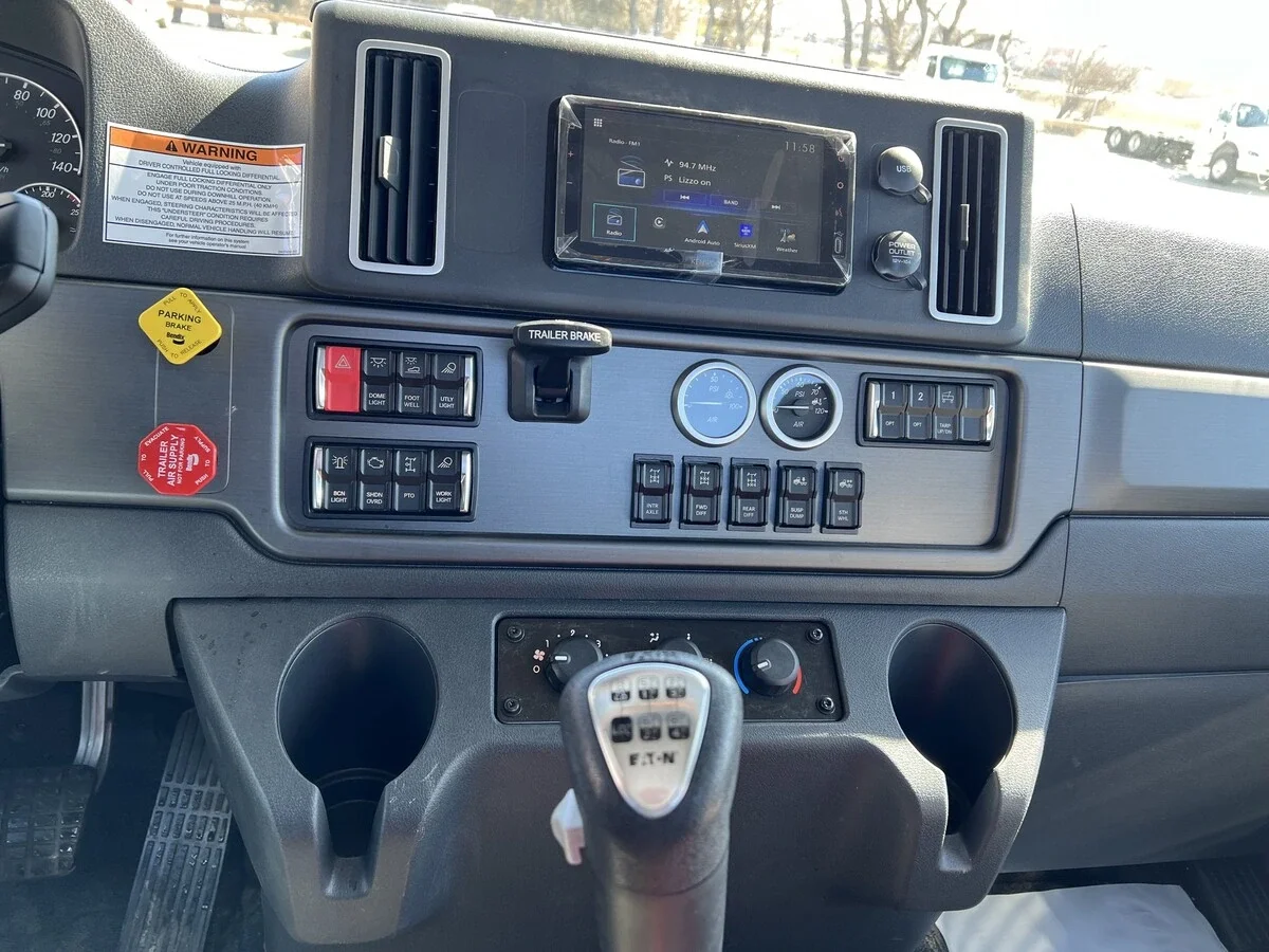 2026 Freightliner 114SD - image 9