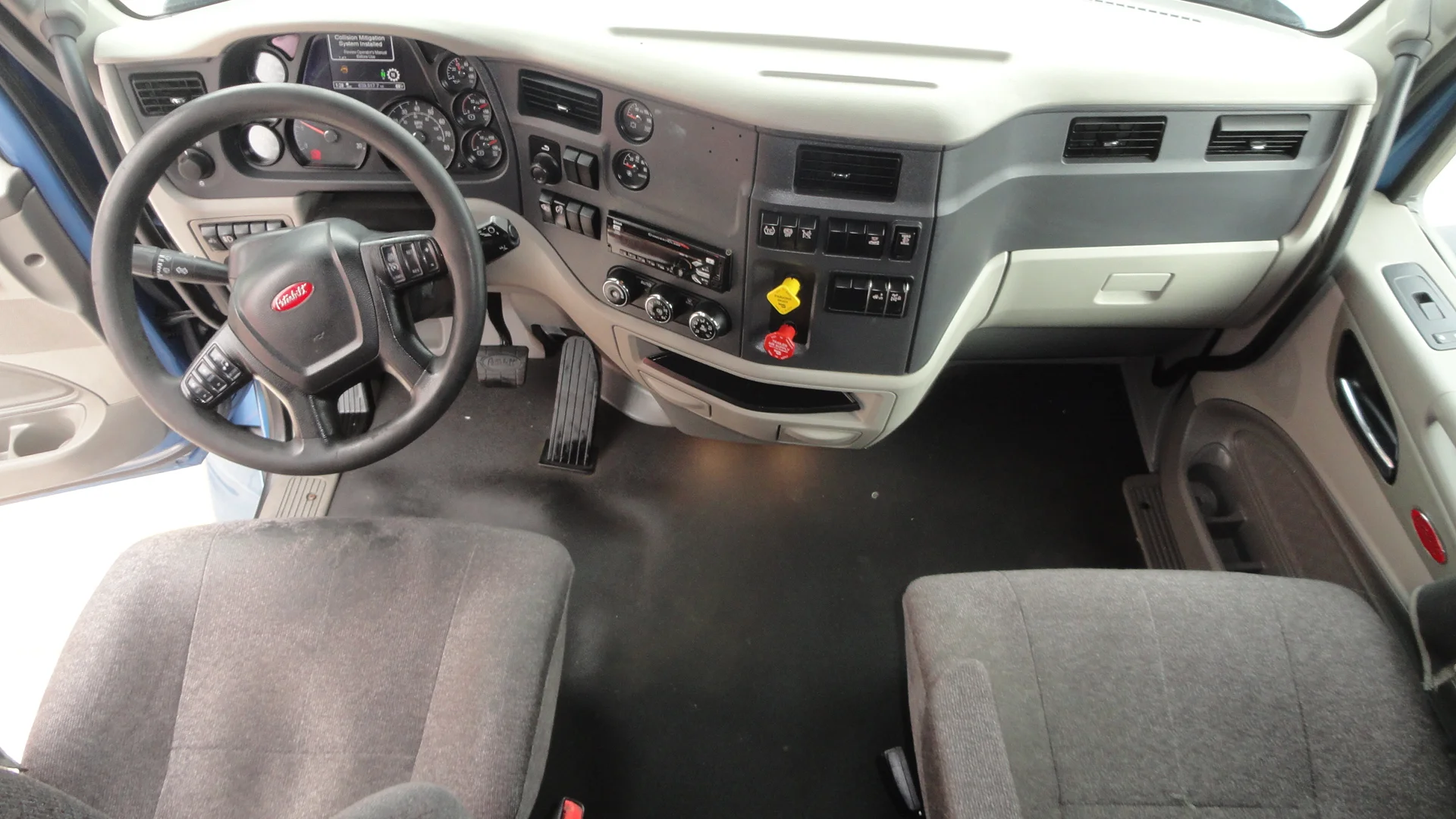2020 Peterbilt 579 in O'Fallon, MO — photo 6