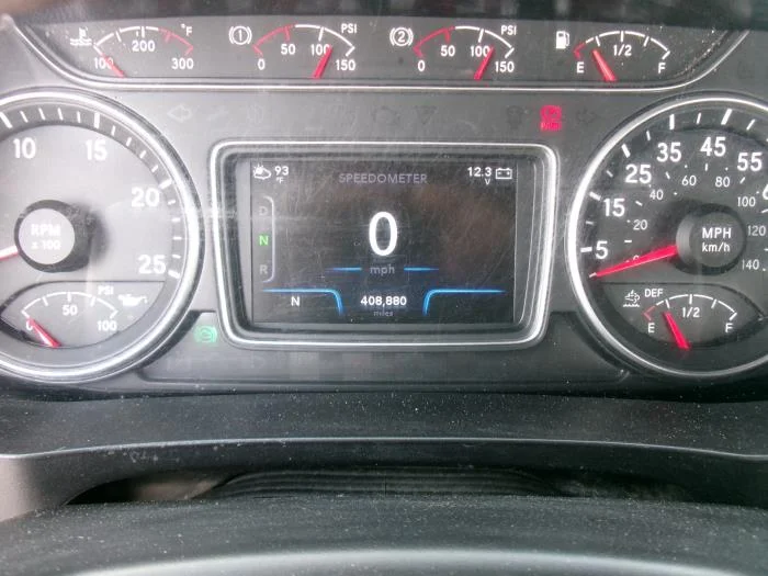 2023 International LT — photo 7