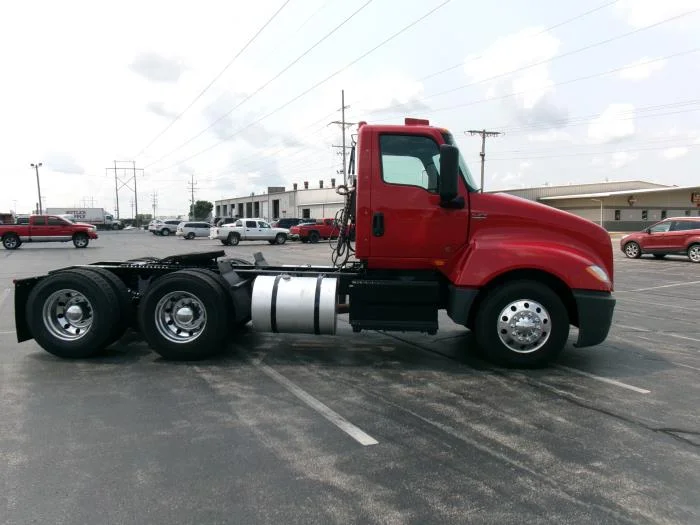 2023 International LT — photo 4