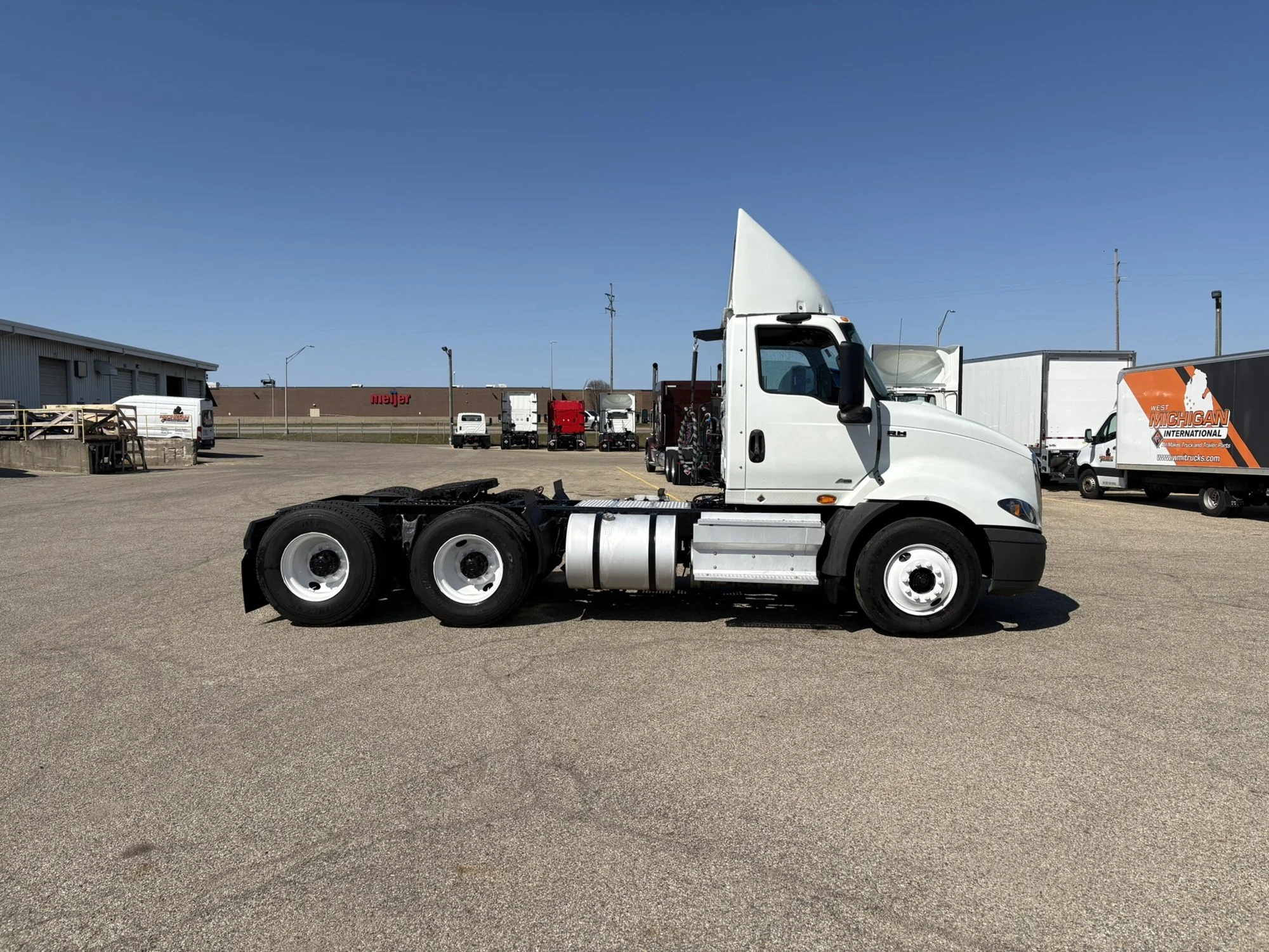 2020 International RH - image 4