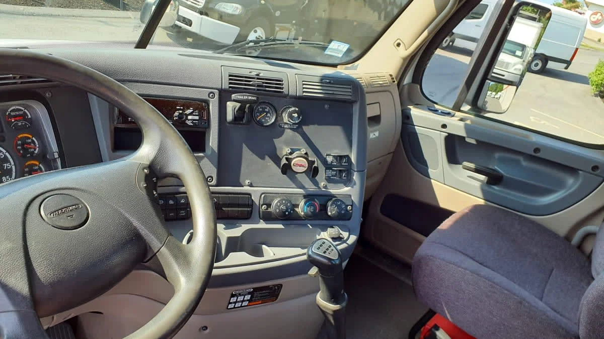 2019 Freightliner Cascadia in Norwood, MA — photo 7
