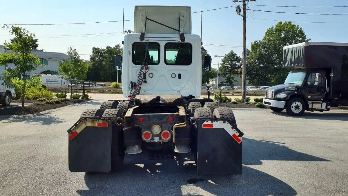 2019 Freightliner Cascadia in Norwood, MA — photo 5