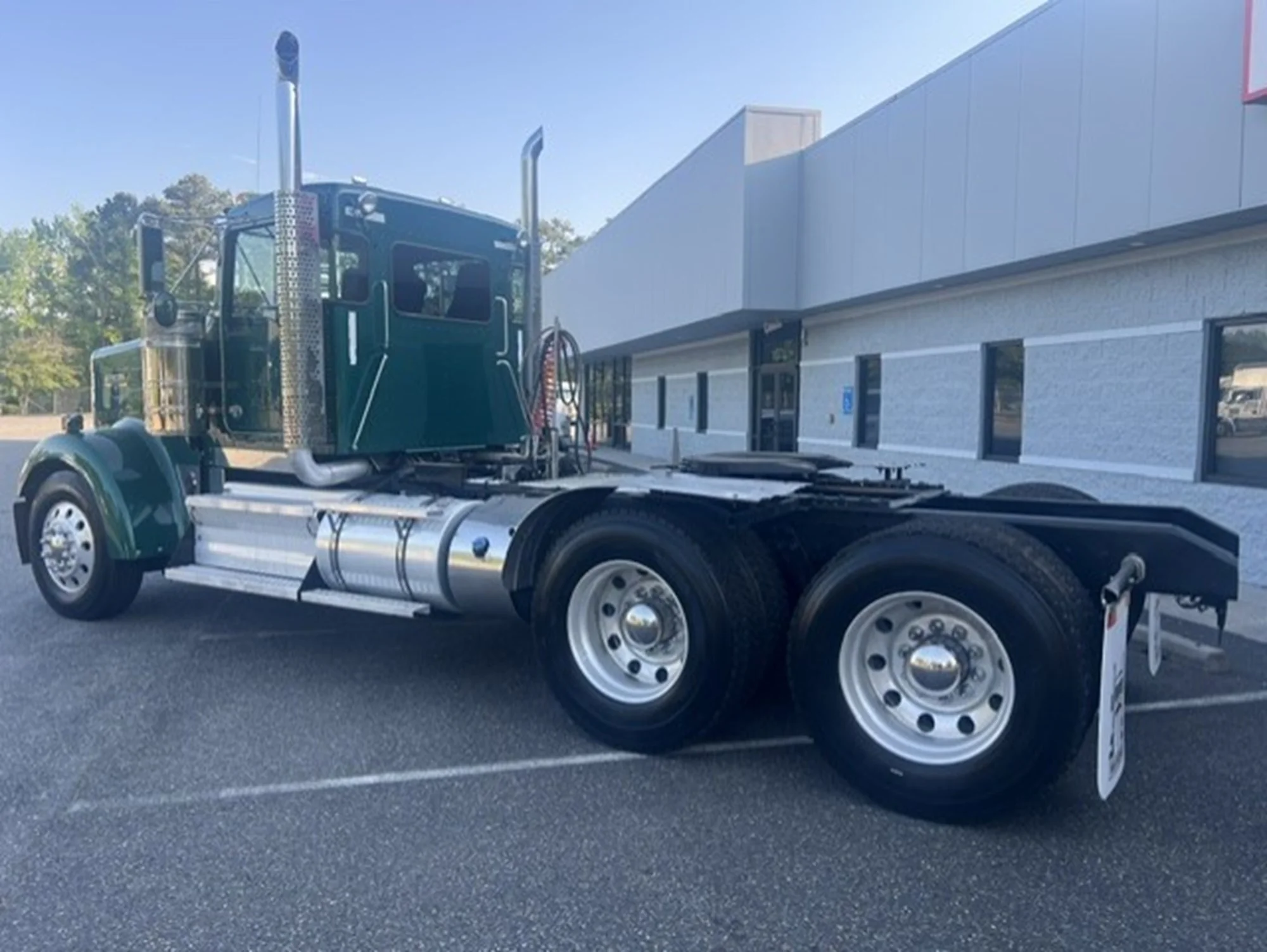 2014 Kenworth W900 - image 3