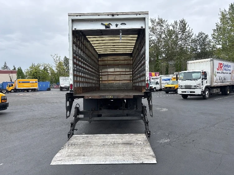 2018 International 4300 in Tukwila, WA — photo 9