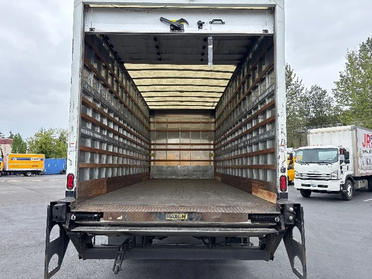 2018 International 4300 in Tukwila, WA — photo 8