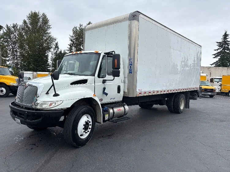 2018 International 4300 in Tukwila, WA — photo 3