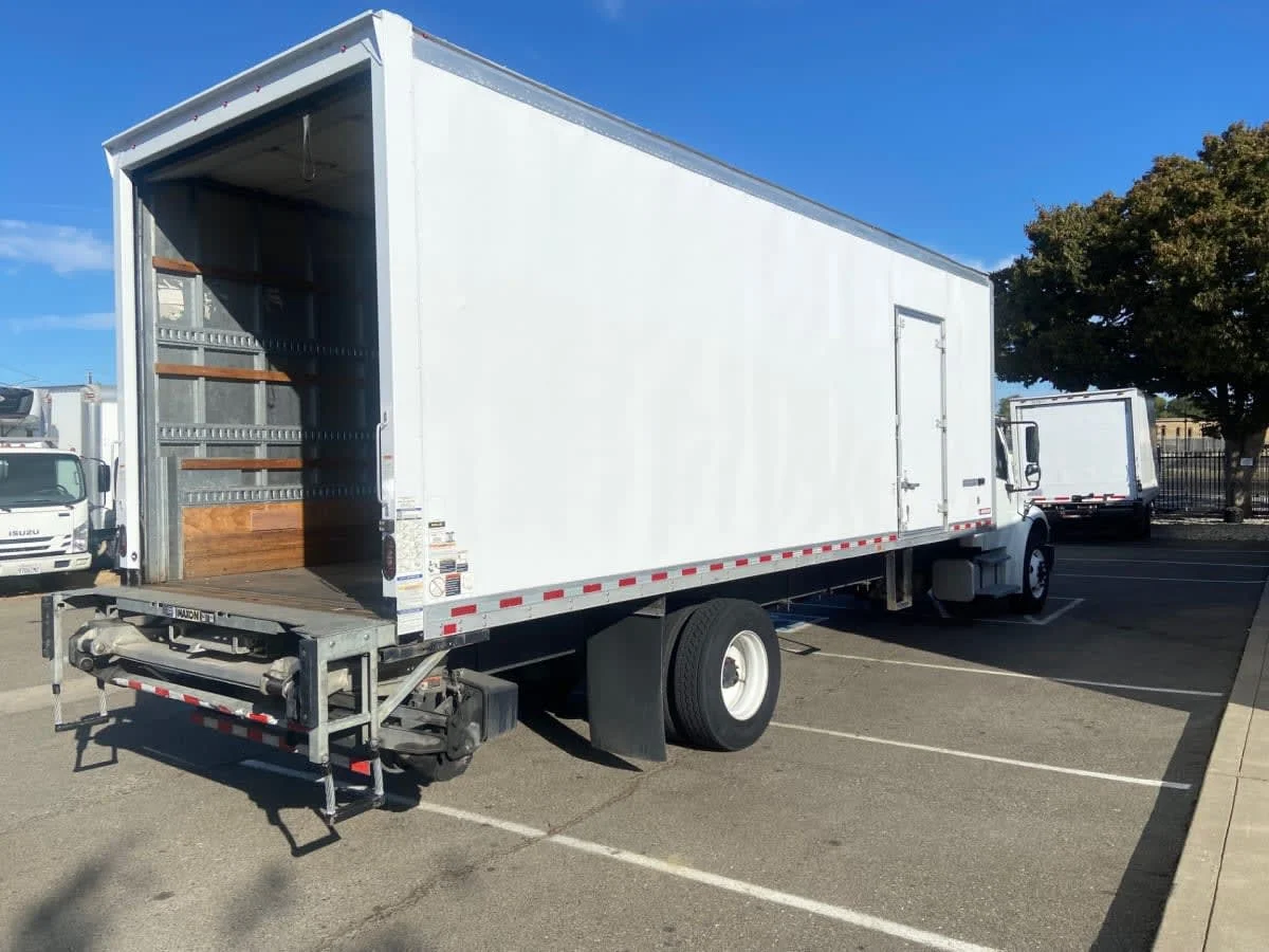2021 Freightliner M2 106 in West Sacramento, CA — photo 4