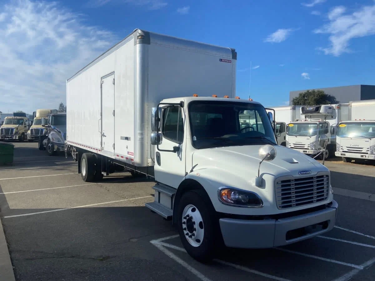 2021 Freightliner M2 106 in West Sacramento, CA — photo 3