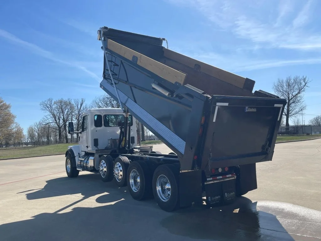 2025 Peterbilt 567 in Springfield, MO — photo 16