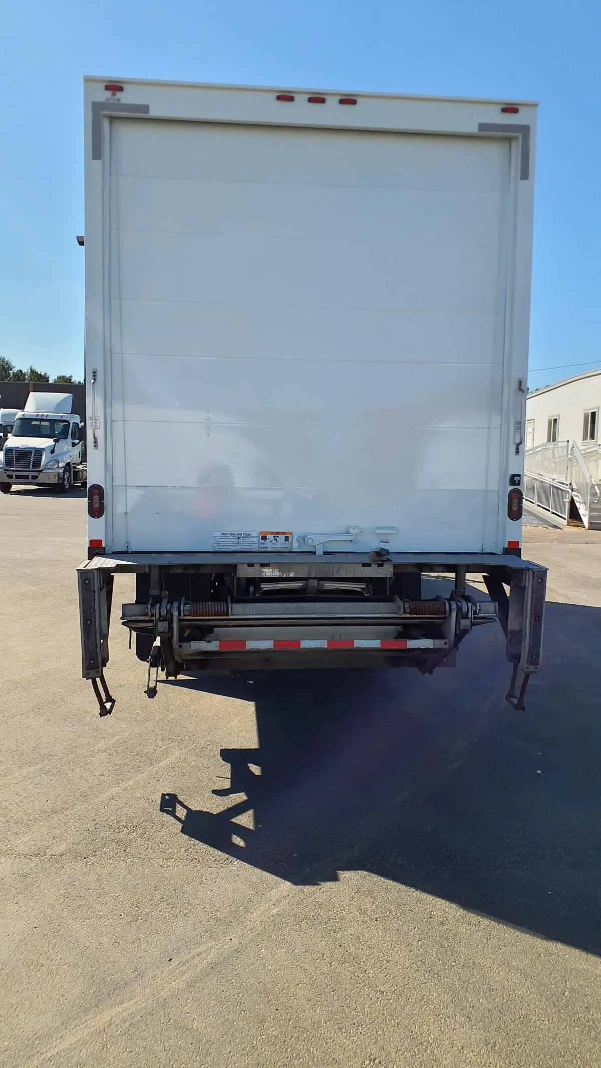 2018 Freightliner M2 106 in Tacoma, WA — photo 5