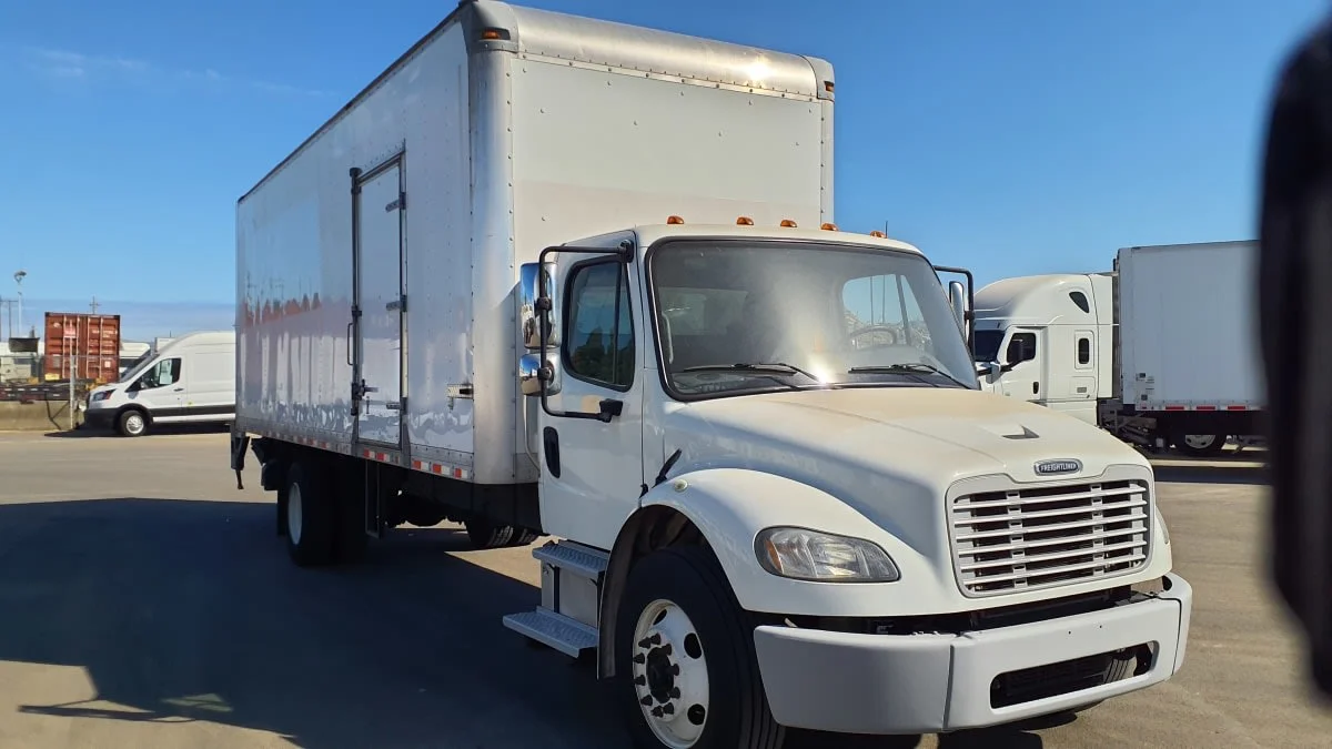 2018 Freightliner M2 106 in Tacoma, WA — photo 3