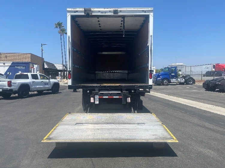 2020 Freightliner eM2 in Fontana, CA — photo 9