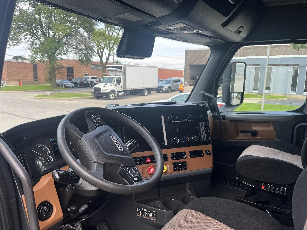 2022 Freightliner Cascadia in York Street Elmhurst, IL — photo 11