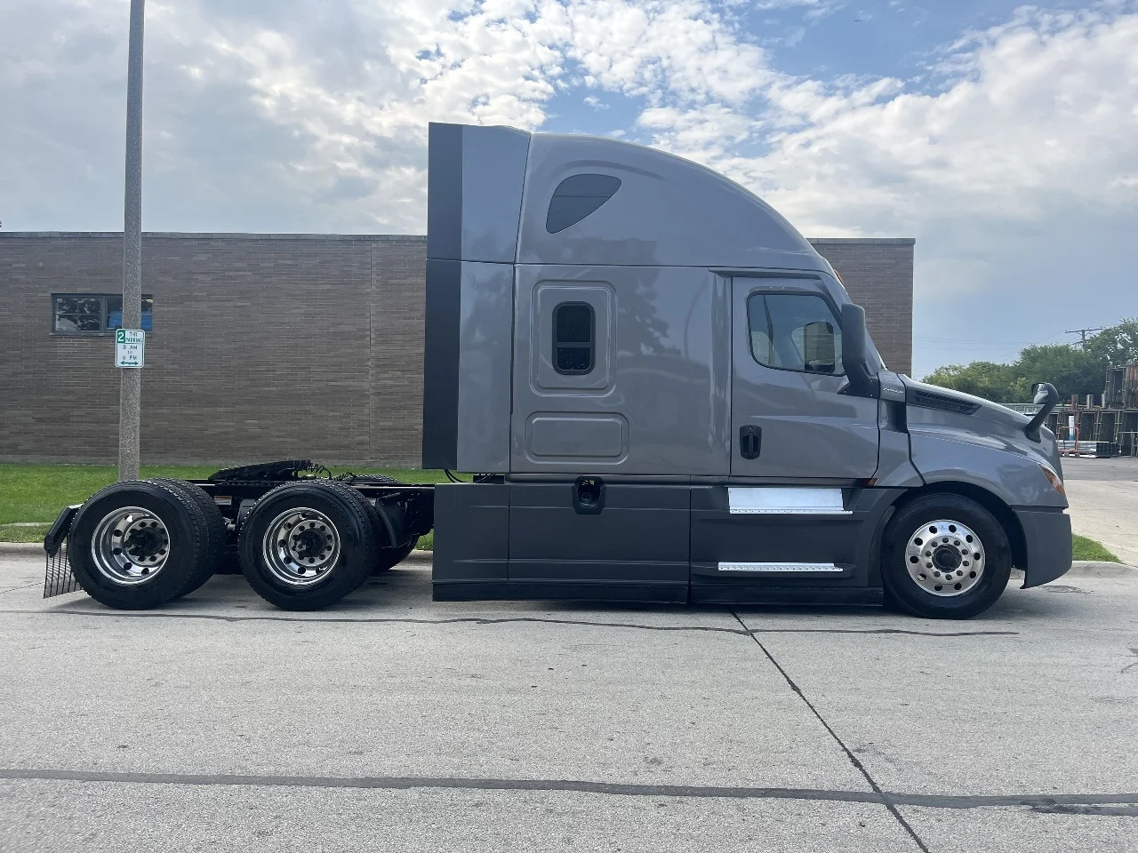 2022 Freightliner Cascadia in York Street Elmhurst, IL — photo 5