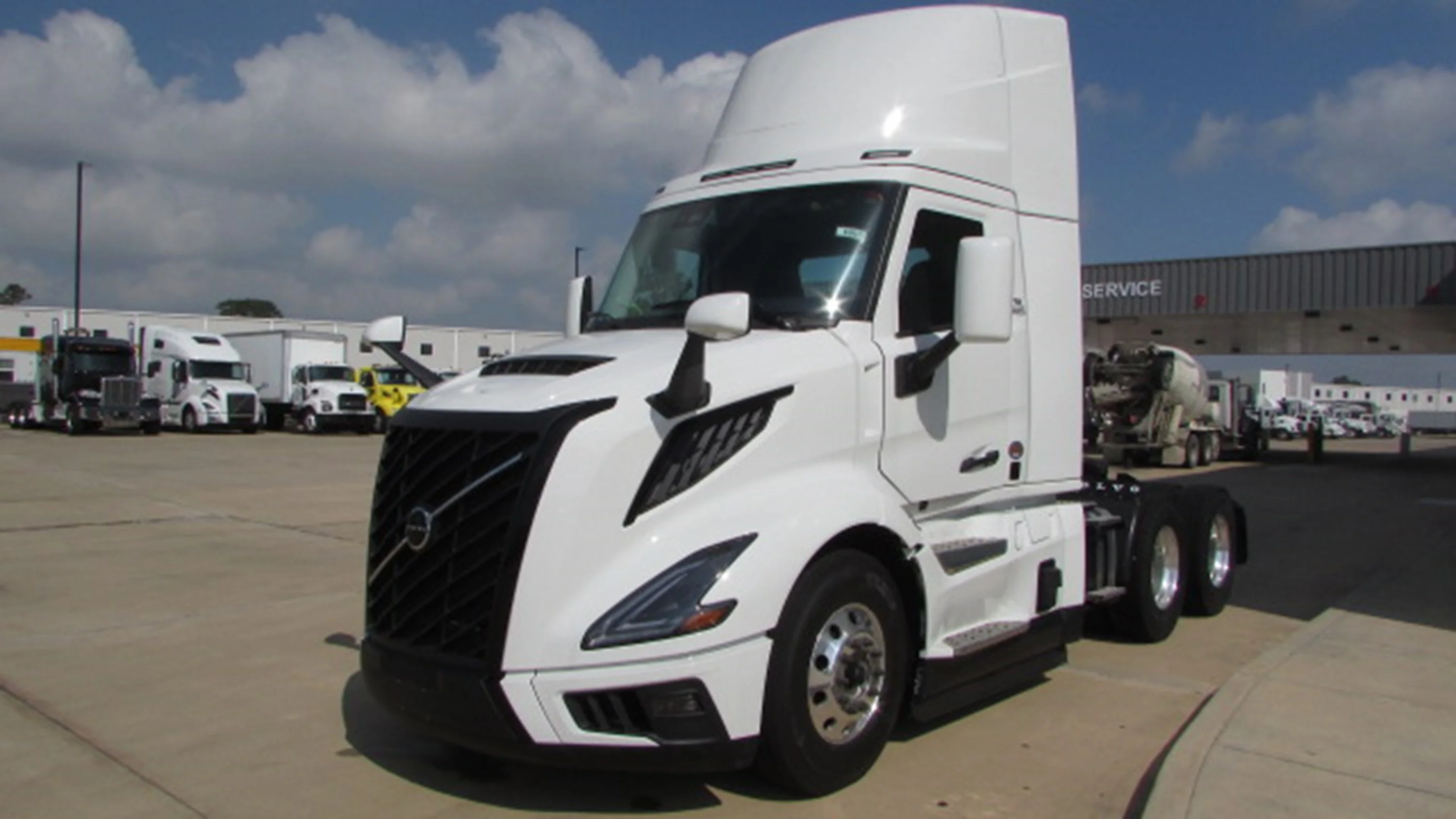 2027 Volvo VNL 300