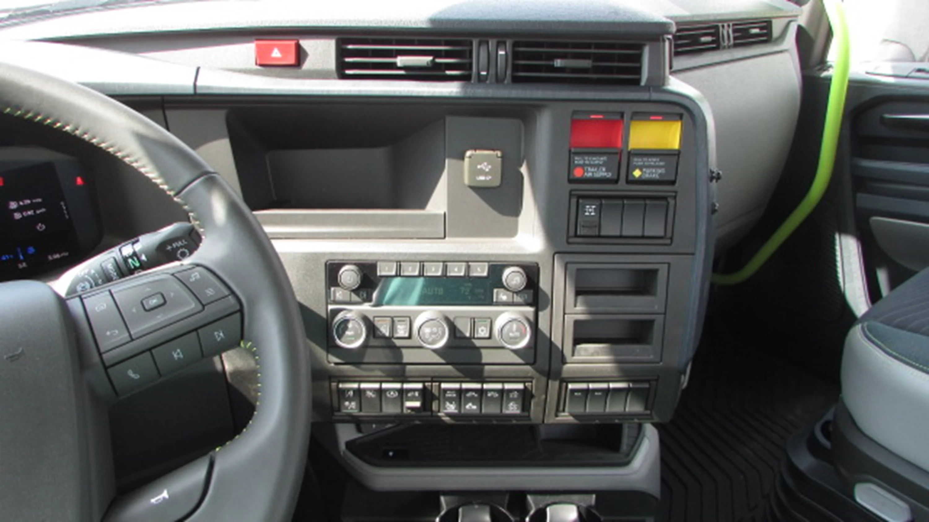 2027 Volvo VNL 300 in Houston, TX — photo 13