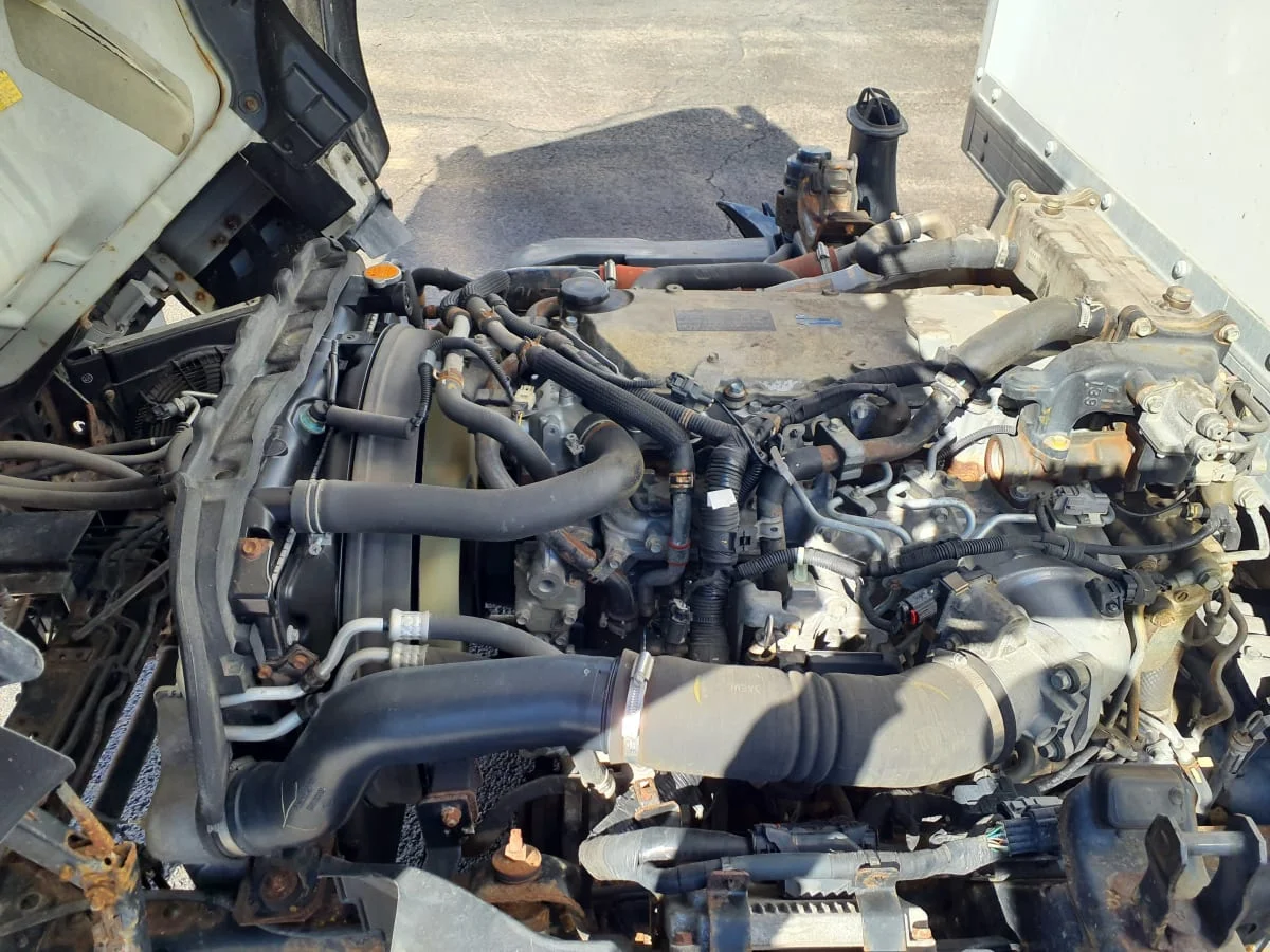 2018 Isuzu NPR - image 9