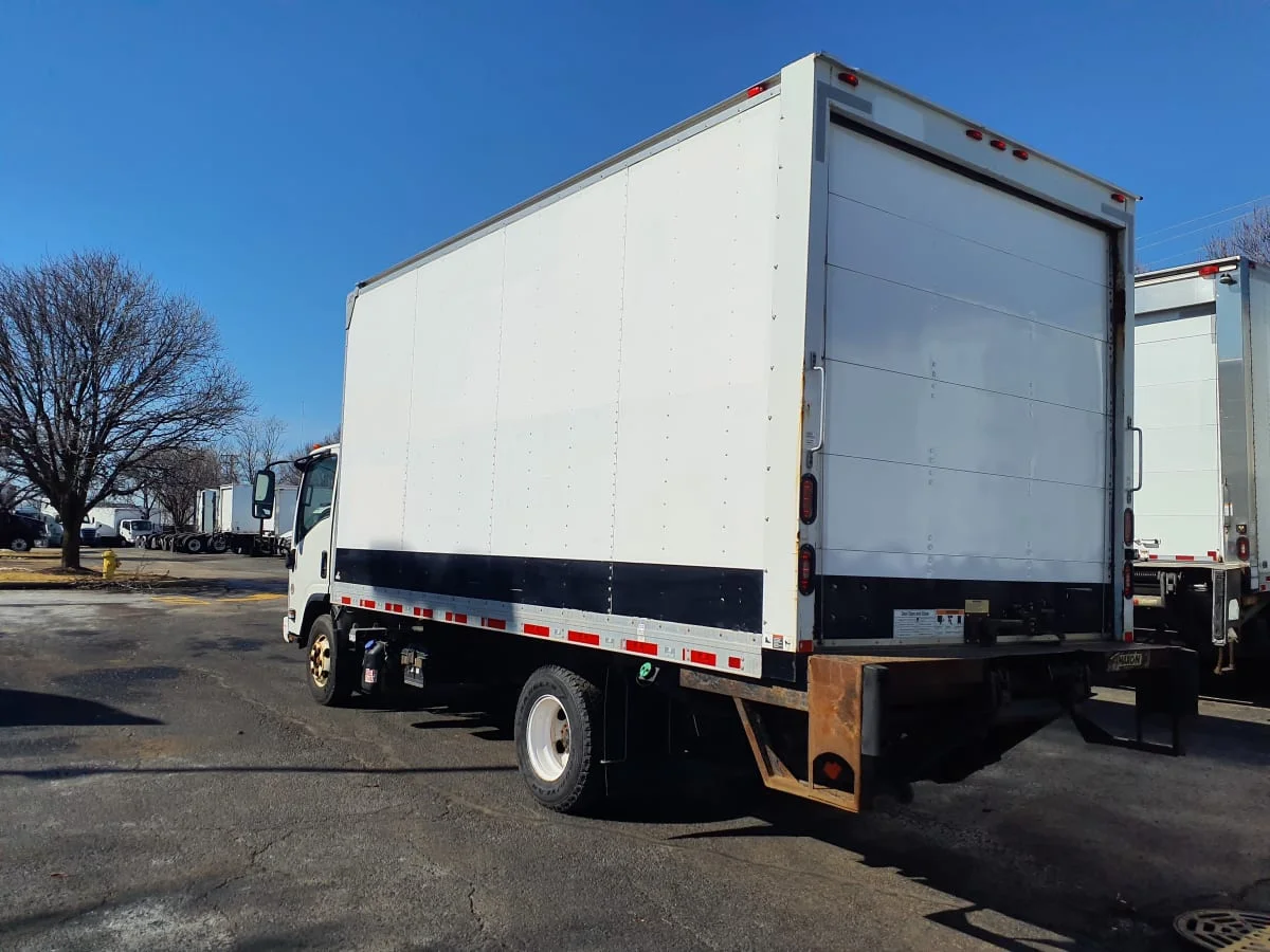 2018 Isuzu NPR - image 6