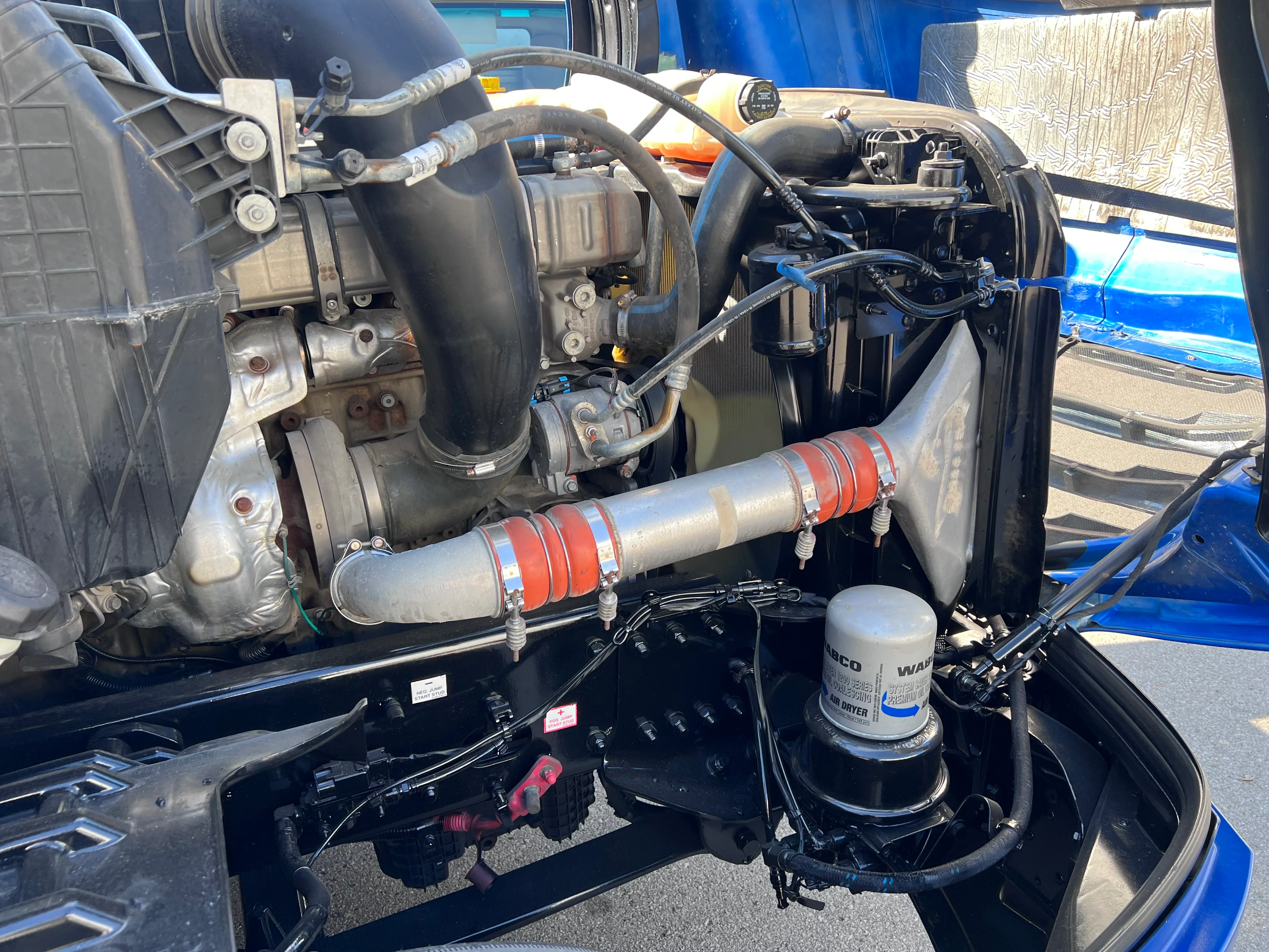 2021 Freightliner Cascadia in Nashville Isuzu, TN — photo 10