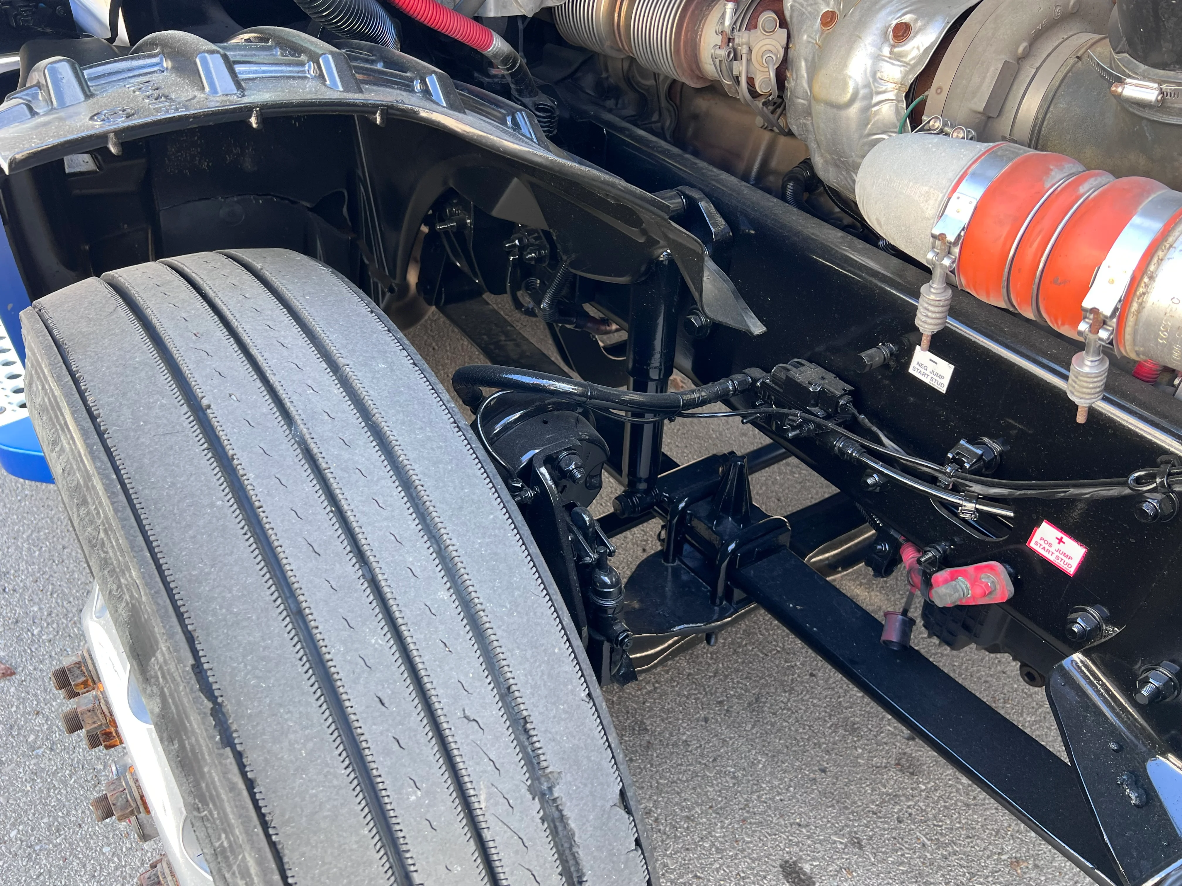 2021 Freightliner Cascadia in Nashville Isuzu, TN — photo 11