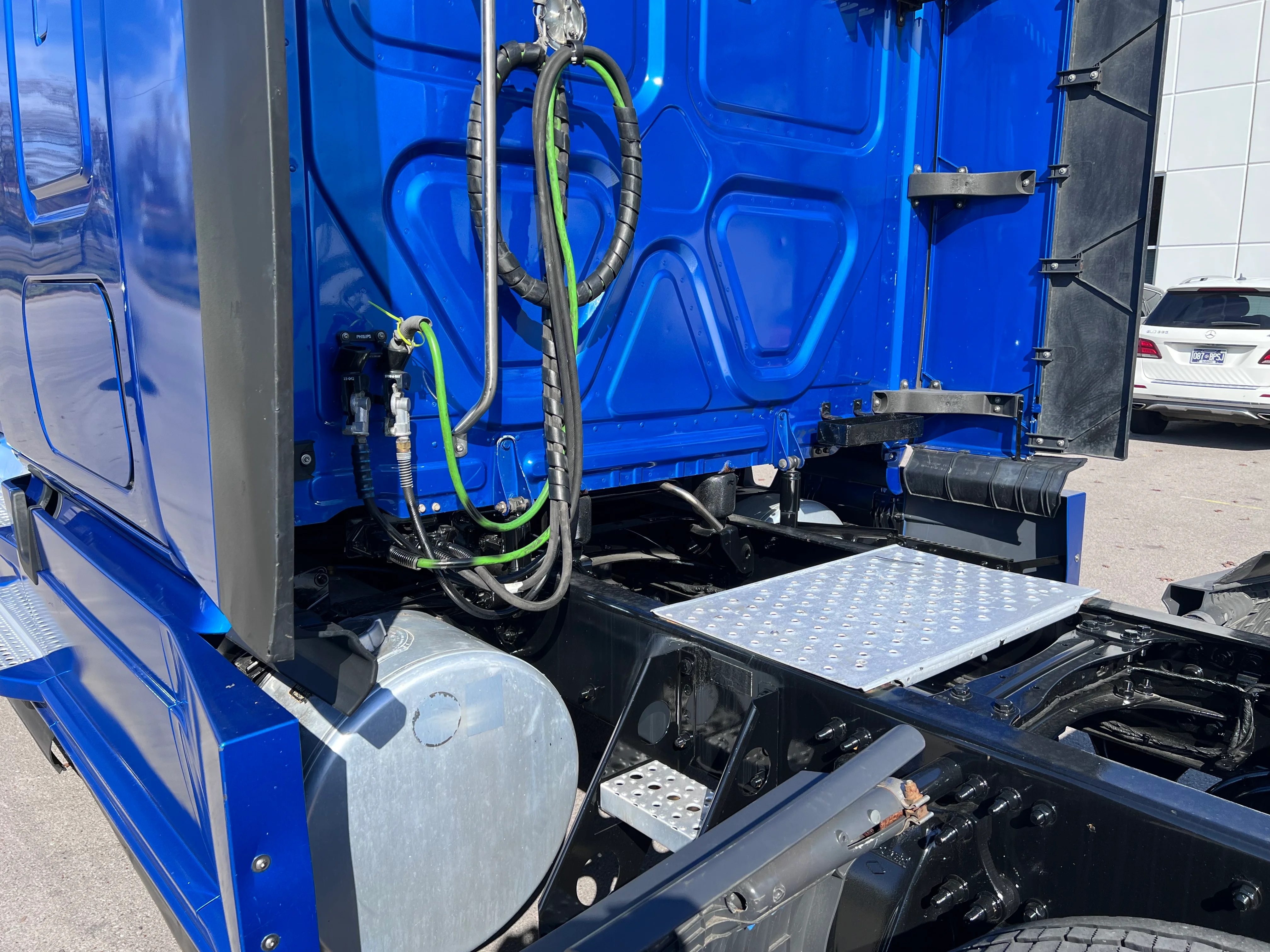 2021 Freightliner Cascadia in Nashville Isuzu, TN — photo 3