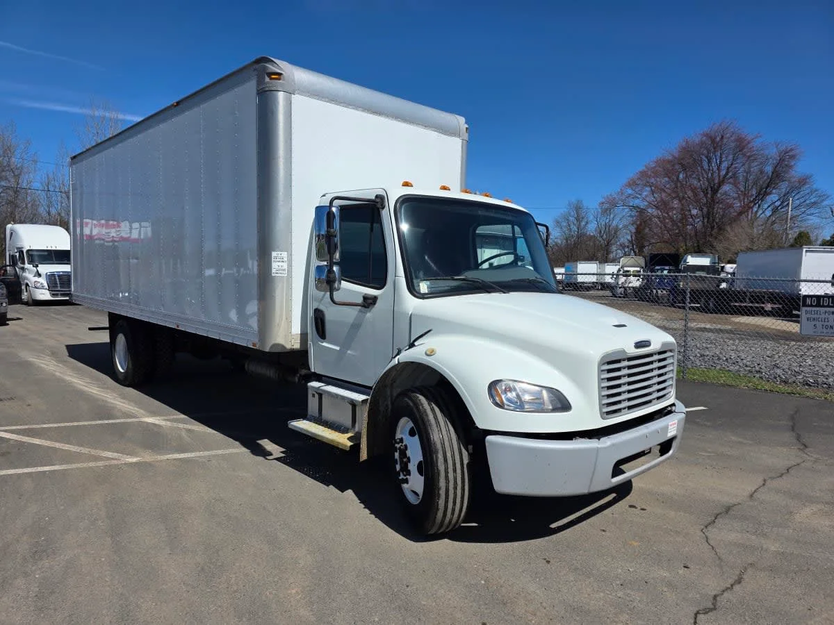 2014 Freightliner M2 106 - image 3