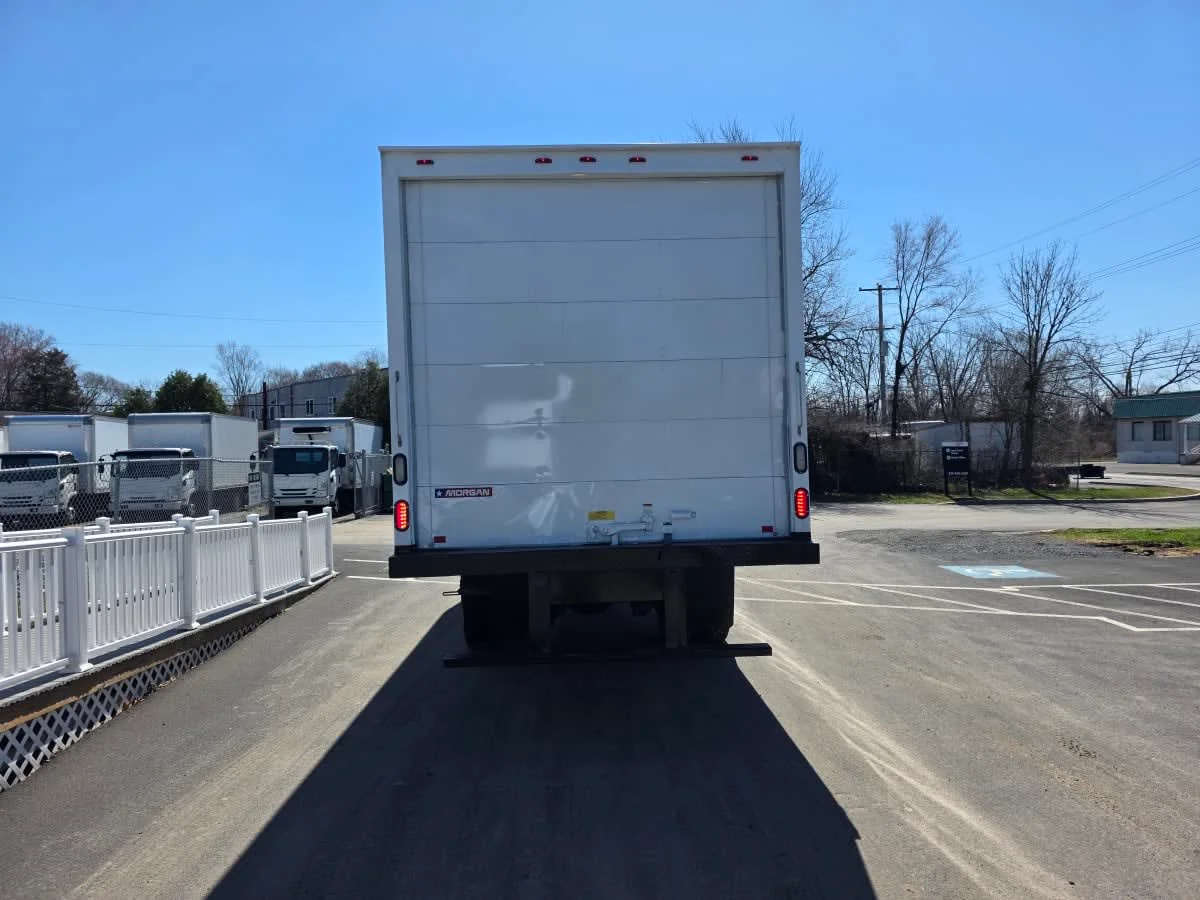 2014 Freightliner M2 106 - image 5