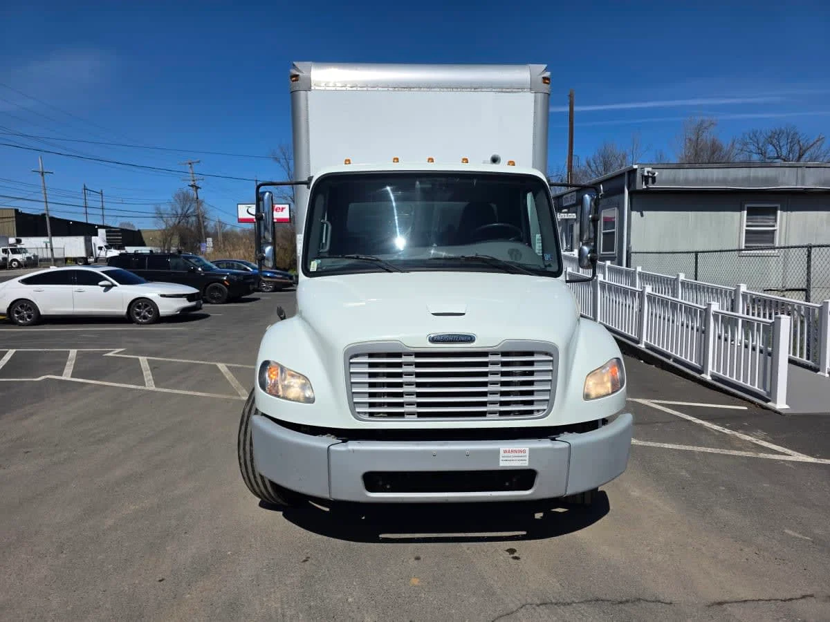 2014 Freightliner M2 106 - image 2
