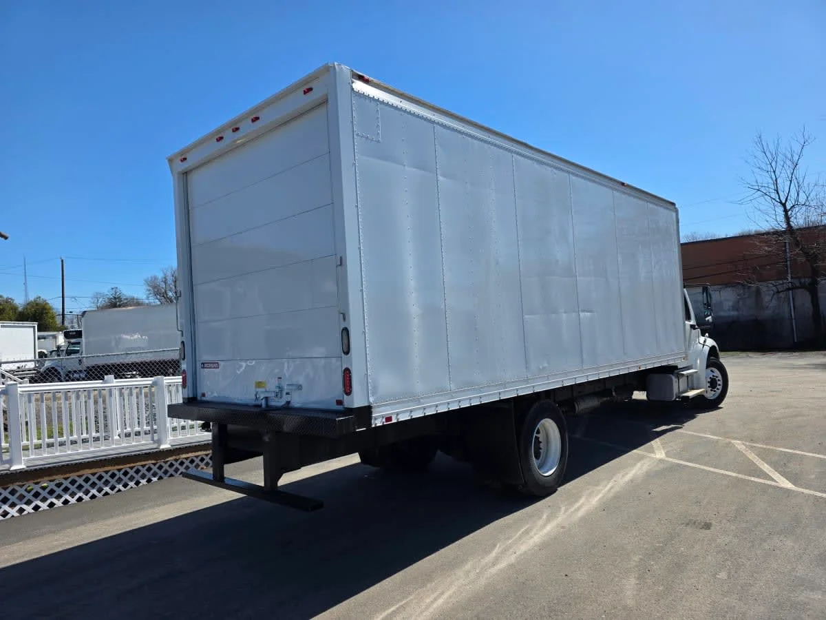 2014 Freightliner M2 106 - image 4