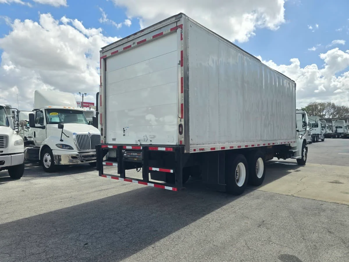 2019 Freightliner M2 106 in Tampa, FL — photo 6