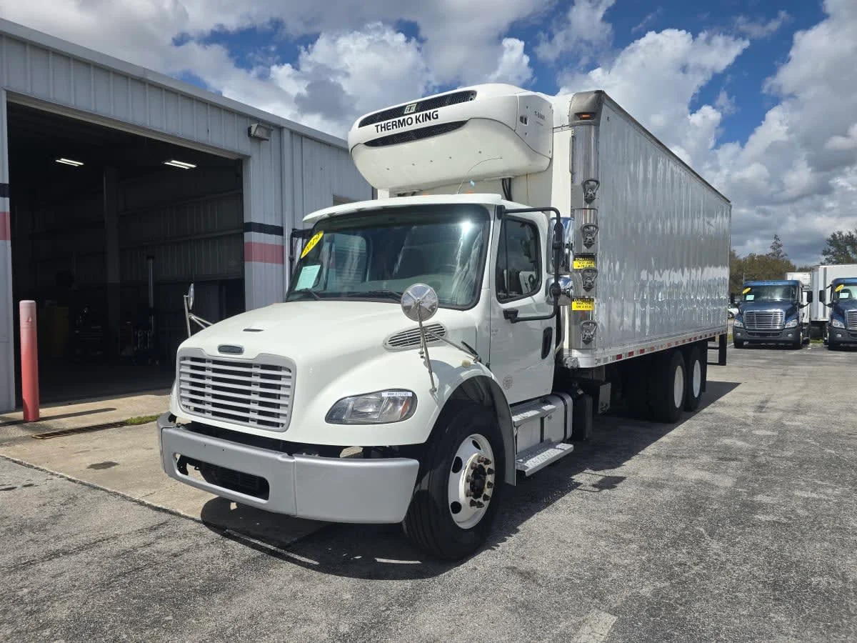 2019 Freightliner M2 106 in Tampa, FL — photo 3
