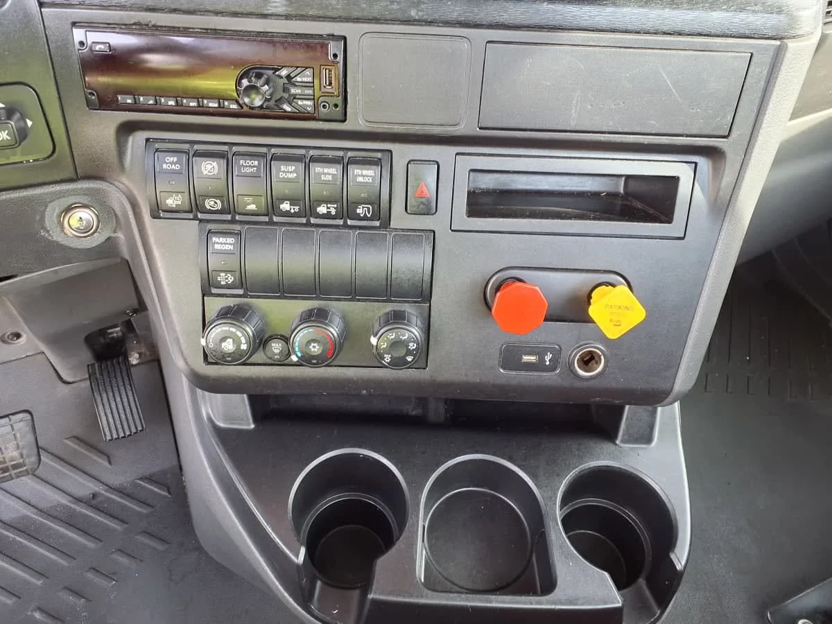 2020 International RH - image 11