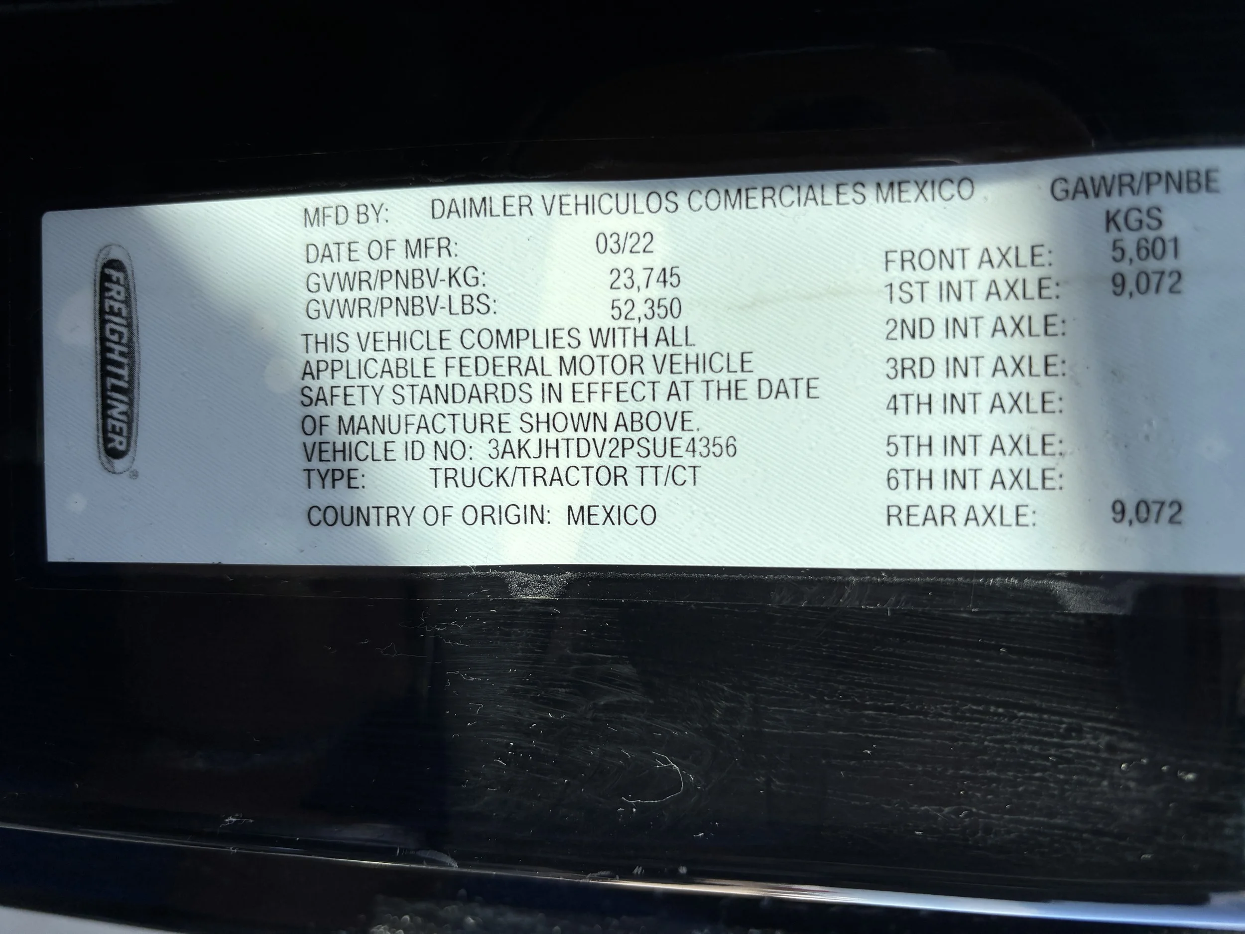2023 Freightliner Cascadia — photo 3