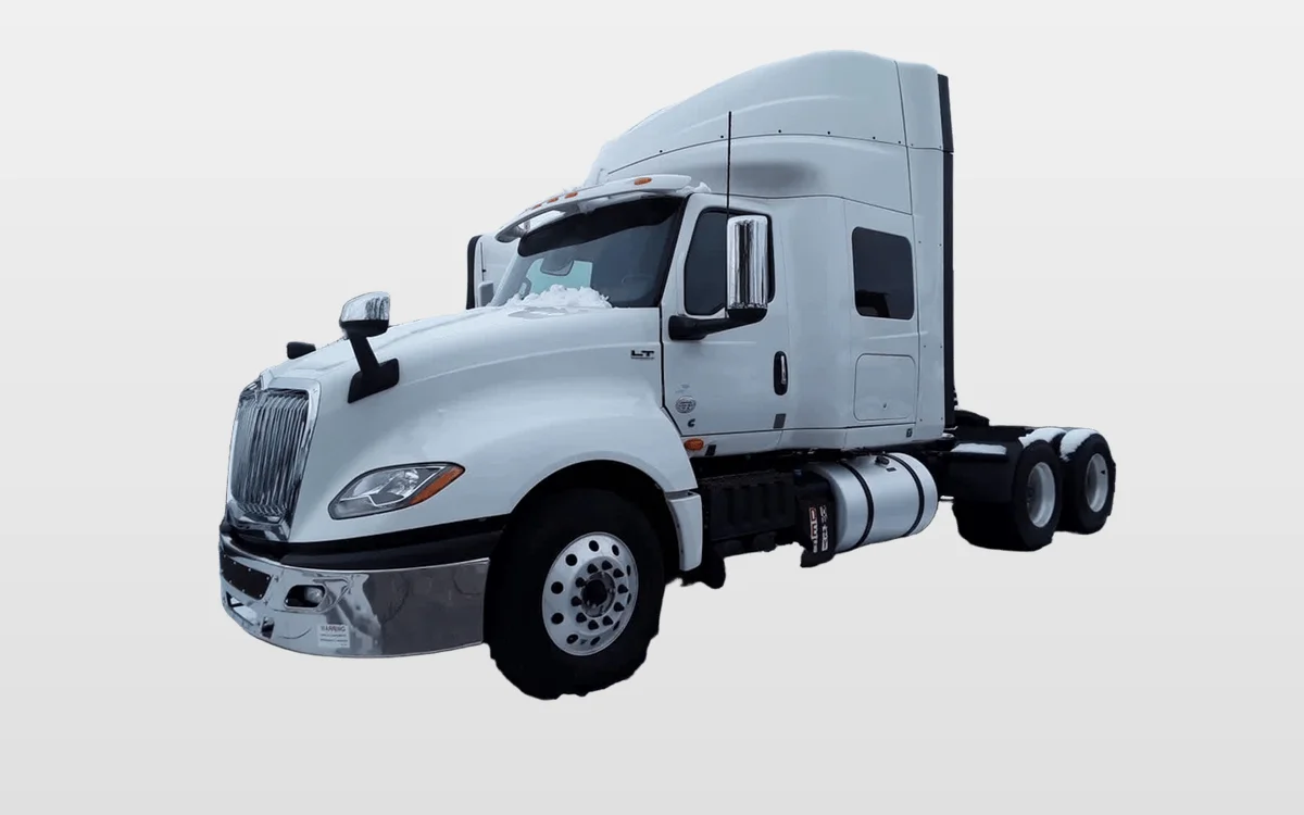 2020 International LT - image 1