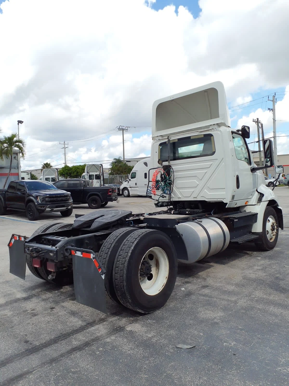 2019 International RH - image 4