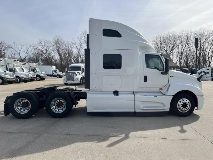 2023 International LT — photo 5