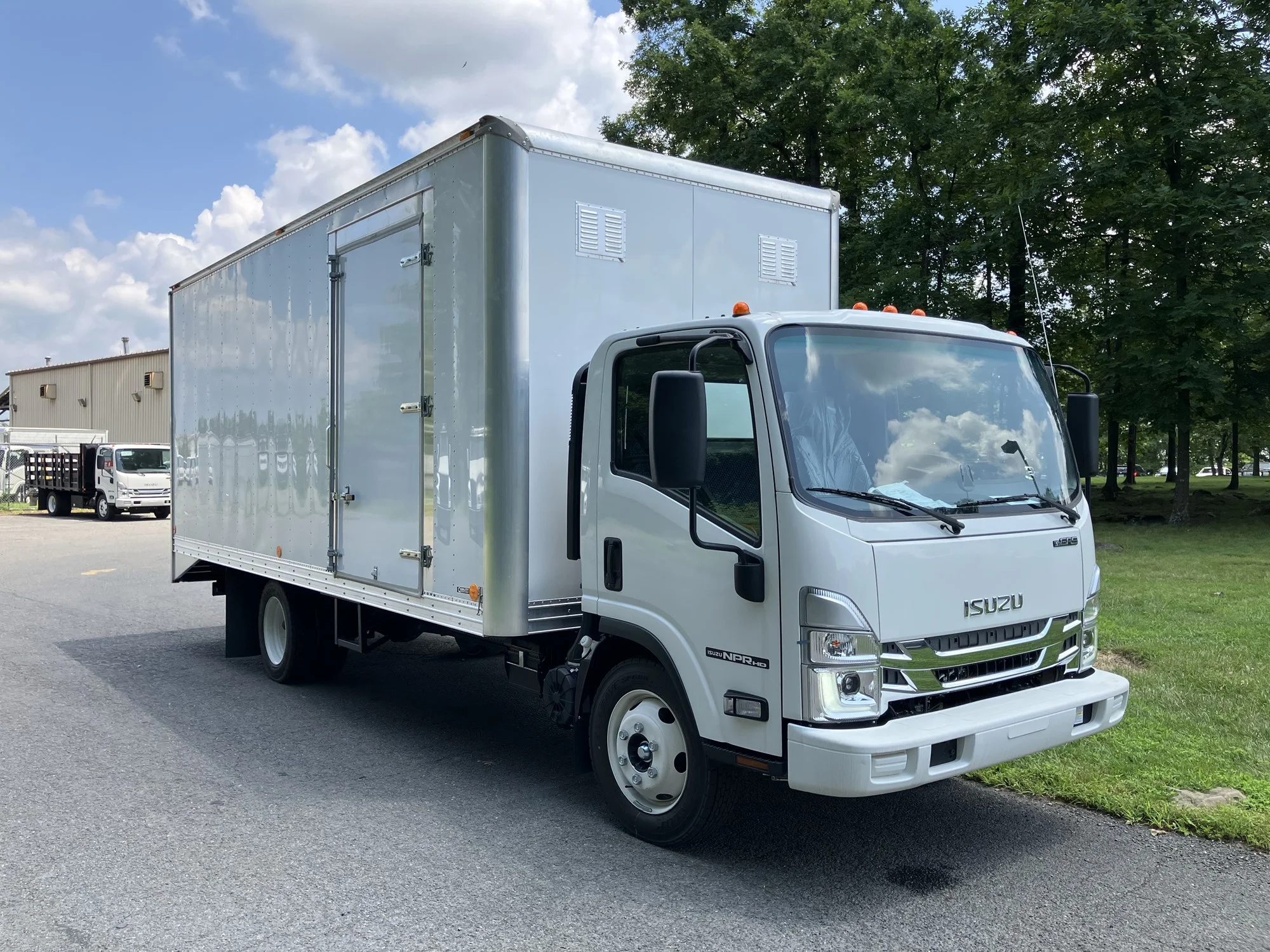 2024 Isuzu in Chesapeake, VA — photo 3