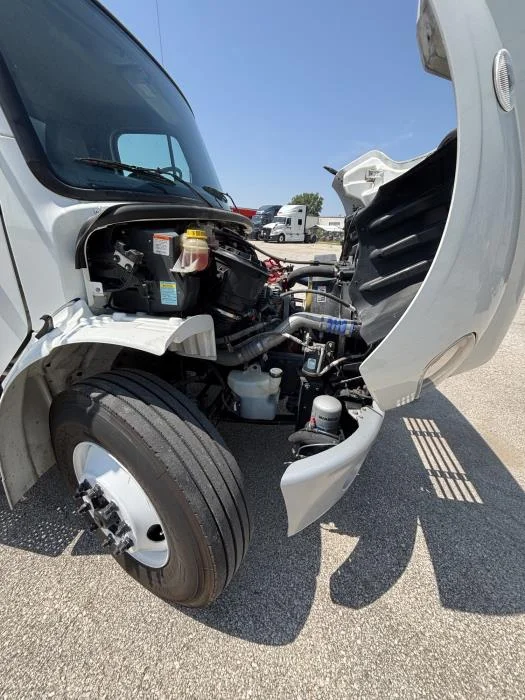 2022 Freightliner M2 106 — photo 19