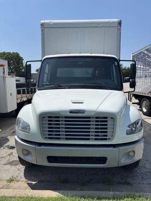 2022 Freightliner M2 106 — photo 9