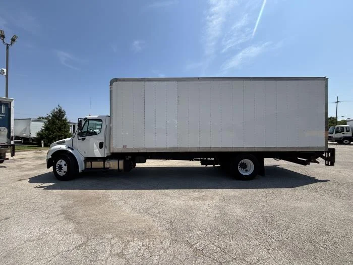 2022 Freightliner M2 106 — photo 3