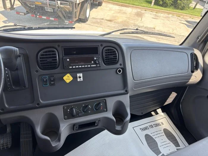 2022 Freightliner M2 106 — photo 12