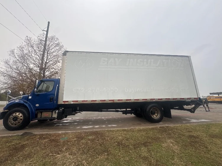 2019 Freightliner M2 106 - image 4