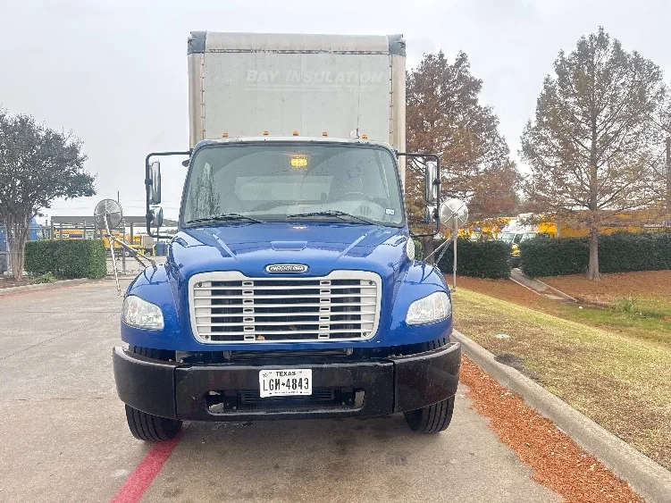 2019 Freightliner M2 106 - image 2