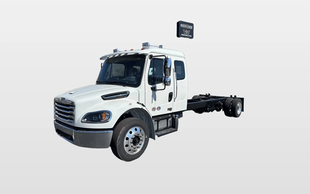 2025 Freightliner M2 106 - image 1